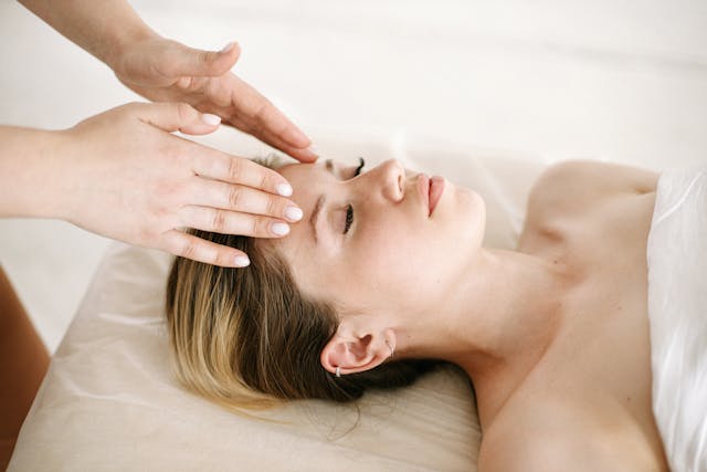 Massage Anleitung um Schritt für Schritt zu lernen wie du deinen Partner richtig massierst